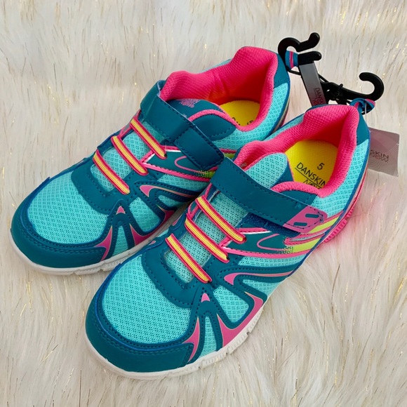 danskin now sneakers